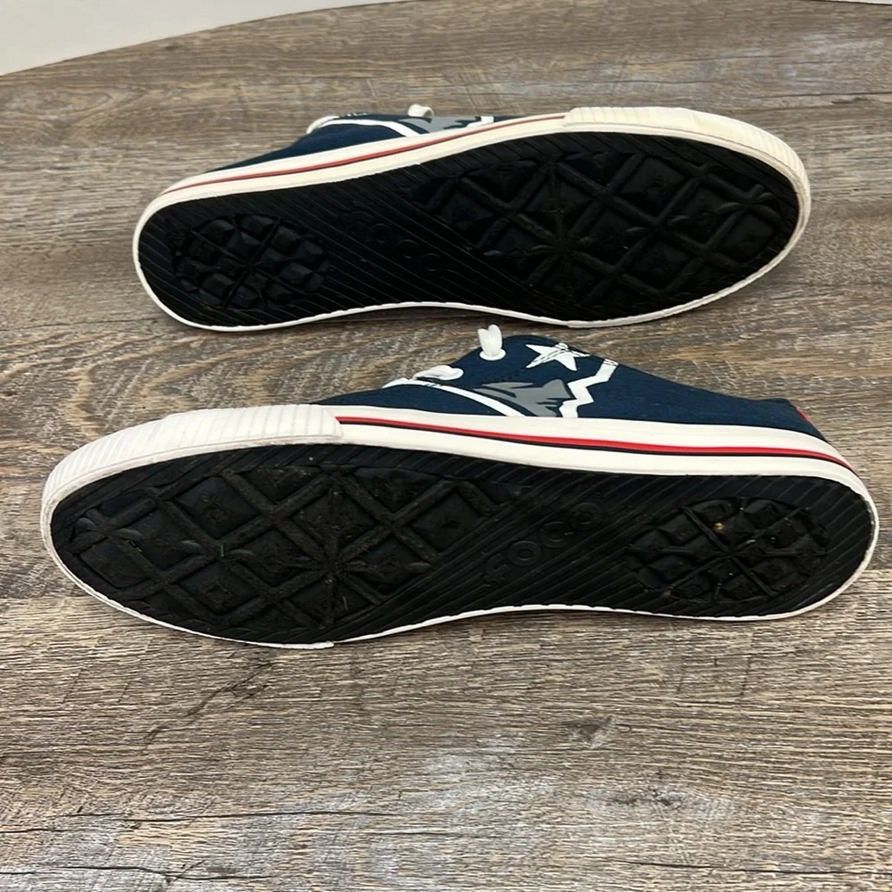 NFL Men’s New England Patriots Big Logo Low Top Sneakers Size 11